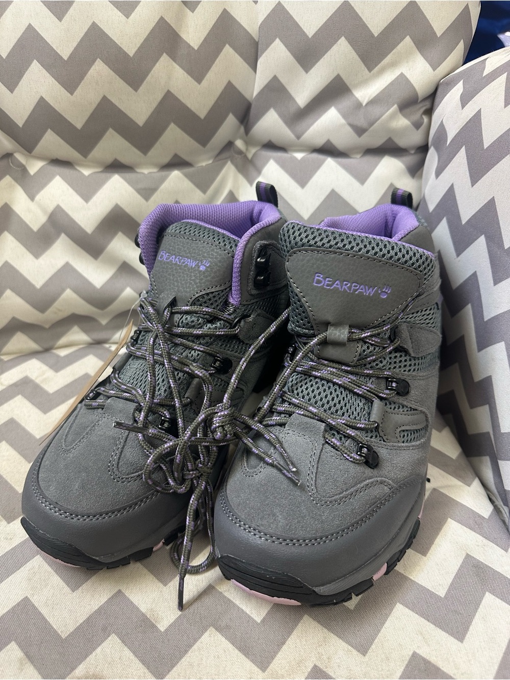 BearPaw Corsica Women's Trail Boots sz9
